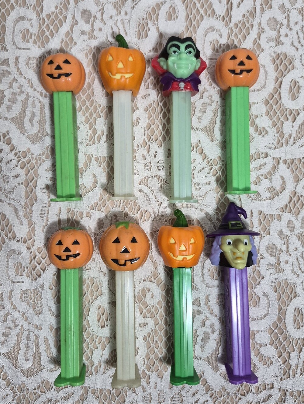 8 Halloween Pez - Picture 1 of 4